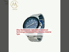 Alloy Bezel Quartz Light Watch Advanced Technology and Mineral Dial Window Material Type